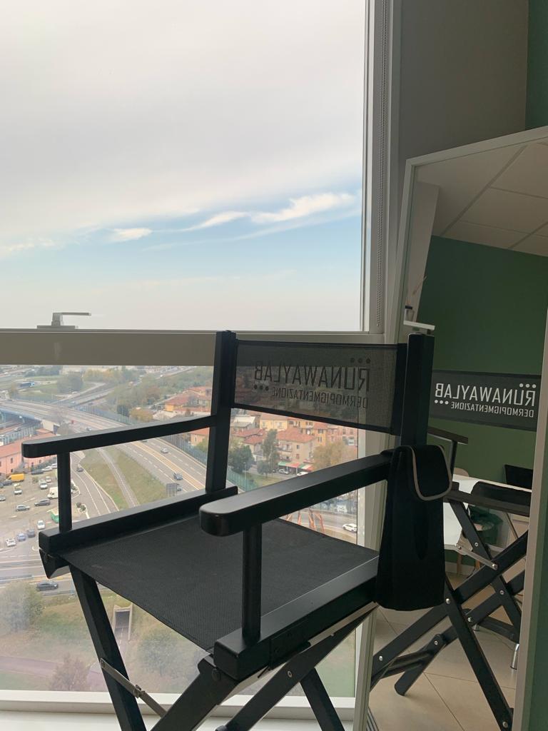 Sedia professionale con il marchio RunawayLab